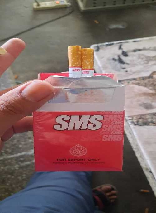 บุหรี่ไทย Sms Red (ซองแข็ง)