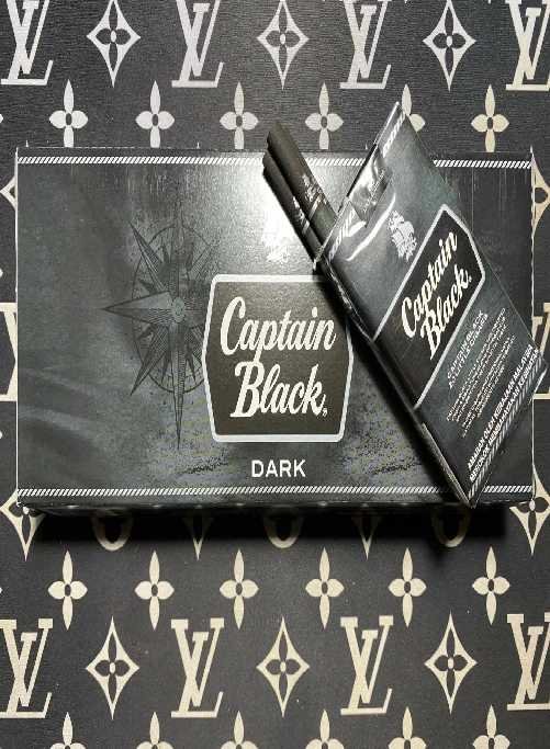บุหรี่นอก Captain Black Dark